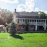 Villa Caledon Inn outside