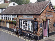 Riverside Tearoom outside