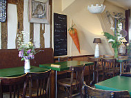 Bistro des Artistes inside