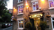 The Queens Arms outside