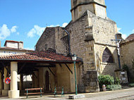 La Maison de la Grotte outside