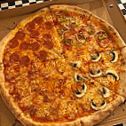 Tomasso New York Pizza food