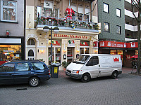 Pizzeria Mamma Mia outside