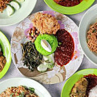 Kak Ngah Nasi Lemak food