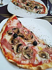 Pizzeria Claudio food