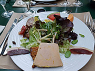 Le Clos Sainte Cecile food