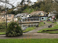 Lakeside Cafe outside