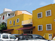 Mariscos Dona Concha outside