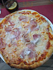 Pizzeria Italia food