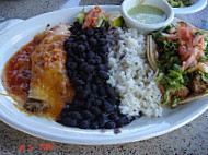 Wahoos Fish Taco food