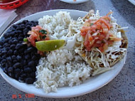 Wahoos Fish Taco food