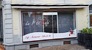 Le P'tit Café outside