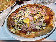 La Bottega Della Pizza food