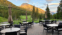 Rustica At Silvertip Golf Resort inside