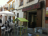 Bistrot 32 inside