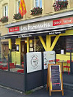 Les Bistronautes outside