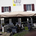 La Bonne Auberge outside