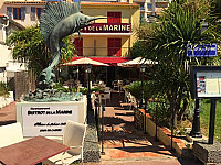 Le Bistrot De La Marine inside