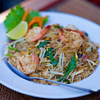 Tee Nee Thai Cuisine food