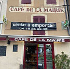 Cafe De La Mairie outside