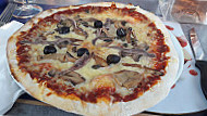 La Pizza Du Lac food
