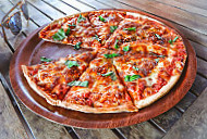 Lush Pizza food