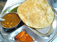 Madhur Milan Cafe food