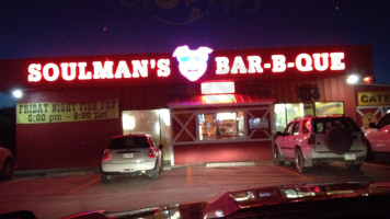 Soulman's -b-que outside