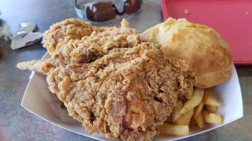 Mama's Fried Chicken food