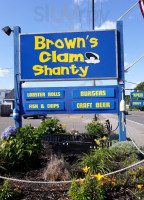 Brown's Clam Shanty outside