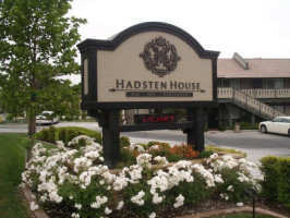 Hadsten House Inn outside