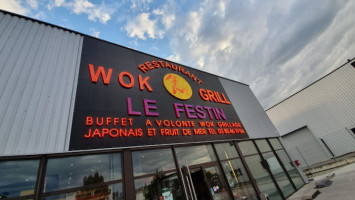 Le Festin Wok Grill food