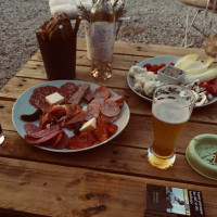 La Table Des Chartreux food