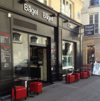 Bagel Baget Café outside