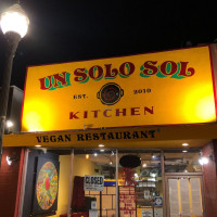 Un Solo Sol Kitchen food