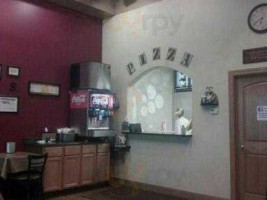 Savarinos Pizza food