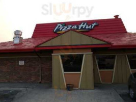 Pizza Hut outside