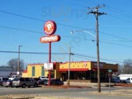 Popeyes Louisiana Kitchen outside