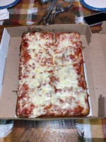 Guido's Pizza Parlor food