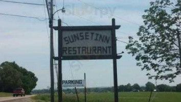 Sunset Inn inside