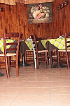 Trattoria L'arco inside