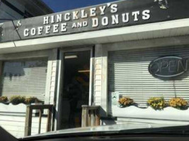 Hinckley Coffee Donuts outside