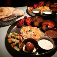 Dawett East Indian Cuisine food