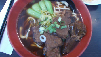 Mei Nung Beef Noodle House food