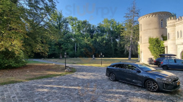 Château De Breuil outside