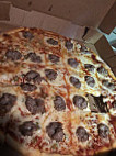 Arris' Pizza food