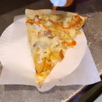 Phil's Pizzeria food