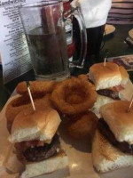 Kelly's Korner Tavern food