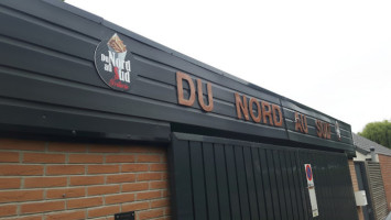 Du Nord Au Sud outside