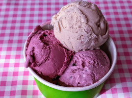 Pinkie's Ice Cream And Desserts food